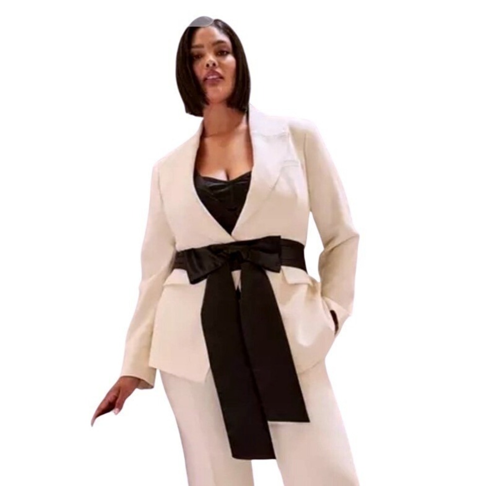 Studio by Torrid Suiting Twill Blazer Pearled Ivory Black Bow Size 2 2X NWT